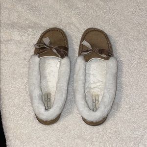 Jessica Simpson house shoes/slippers
